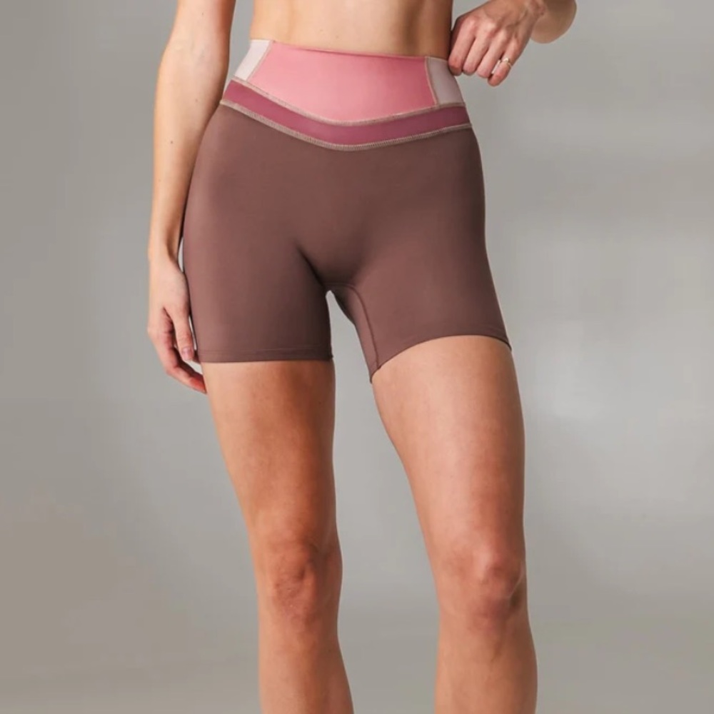 NWT Vitality Ascend II Hue Volley Short
